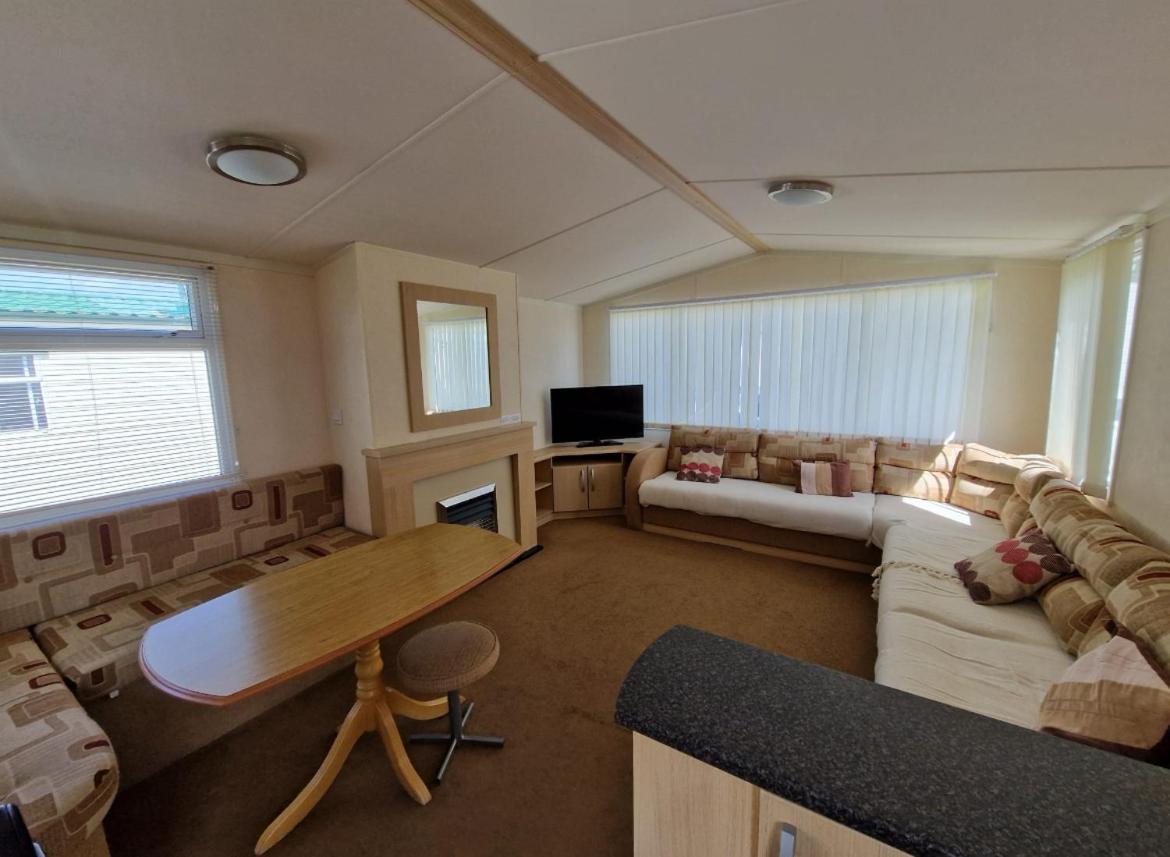 Cozy 2 Bedroom Static Caravan In Clarach Bay , Aberystwyth Exterior photo