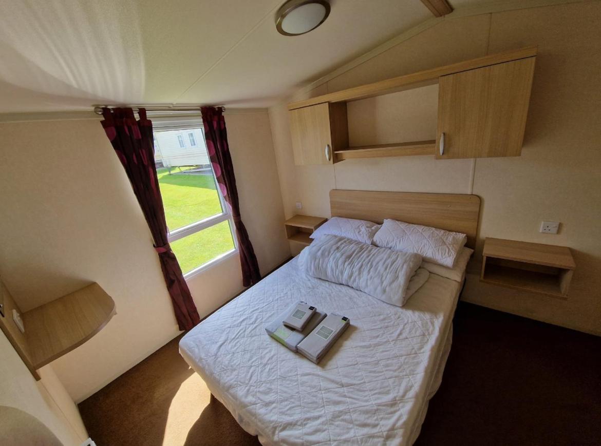 Cozy 2 Bedroom Static Caravan In Clarach Bay , Aberystwyth Exterior photo