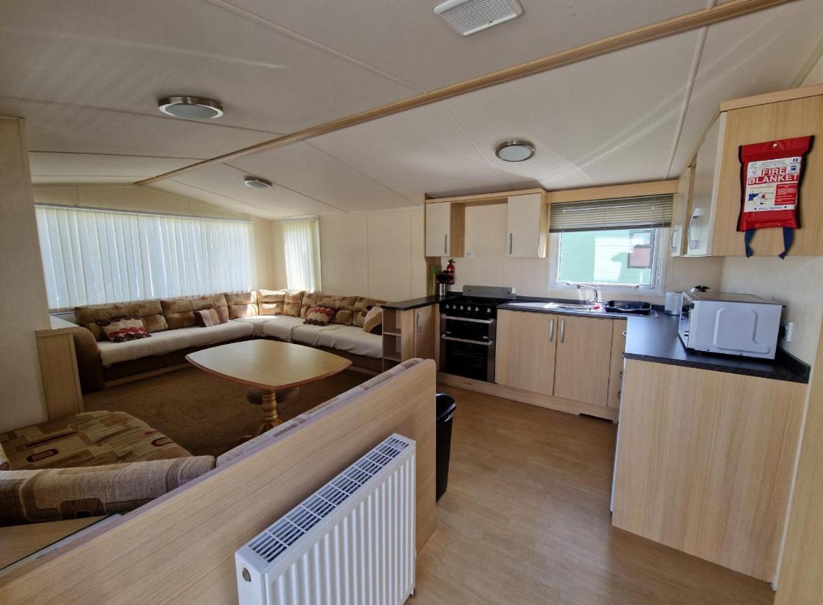 Cozy 2 Bedroom Static Caravan In Clarach Bay , Aberystwyth Exterior photo